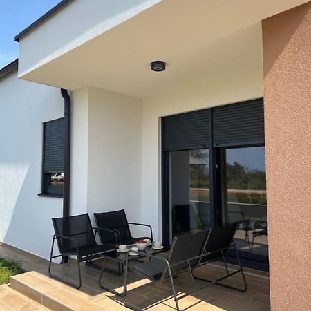 Modern Home Ula Brtonigla Εξωτερικό φωτογραφία