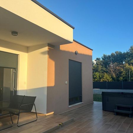 Modern Home Ula Brtonigla Εξωτερικό φωτογραφία