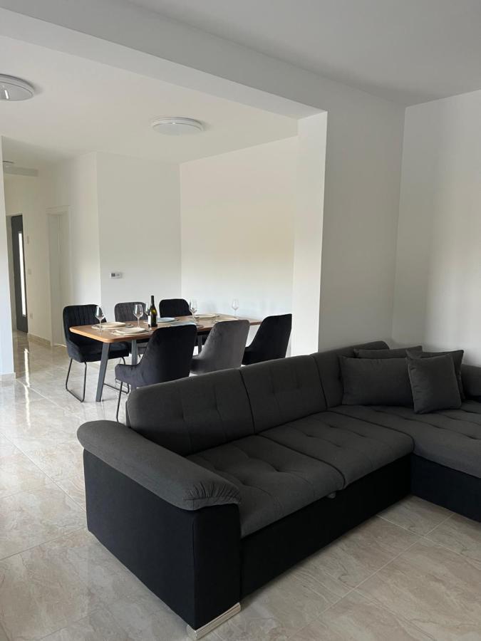 Modern Home Ula Brtonigla Εξωτερικό φωτογραφία