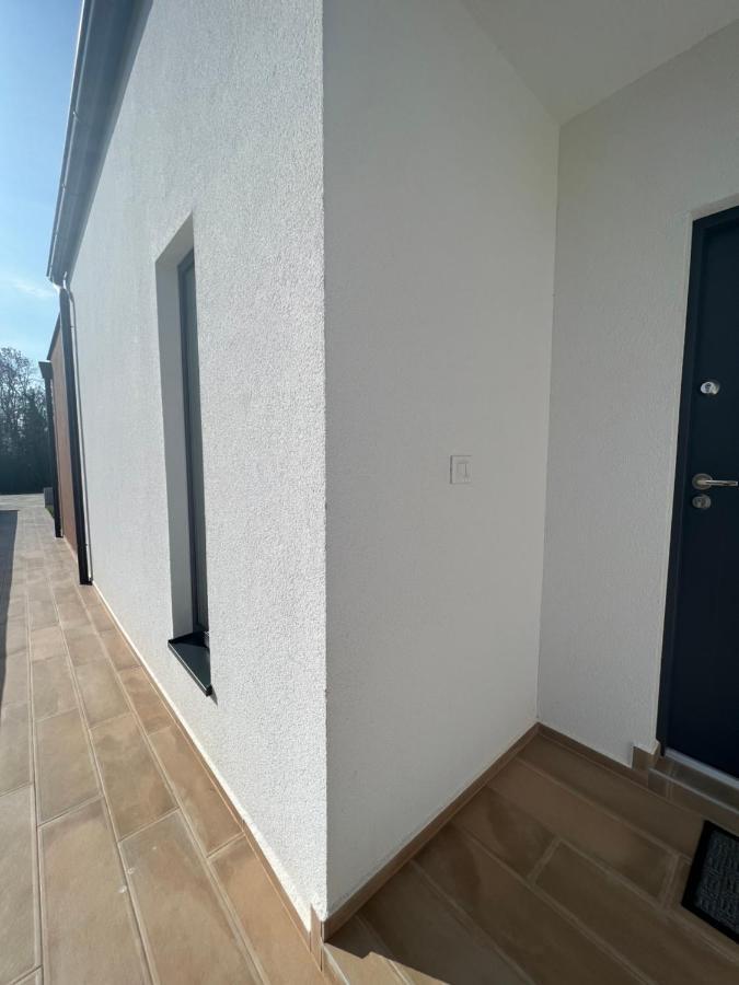 Modern Home Ula Brtonigla Εξωτερικό φωτογραφία