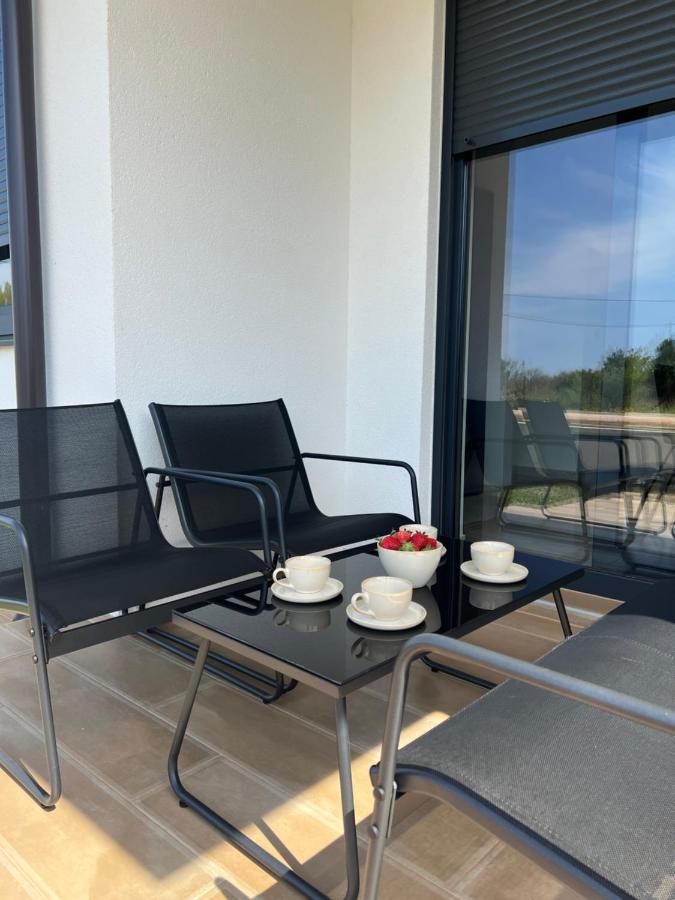 Modern Home Ula Brtonigla Εξωτερικό φωτογραφία