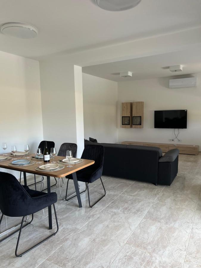 Modern Home Ula Brtonigla Εξωτερικό φωτογραφία