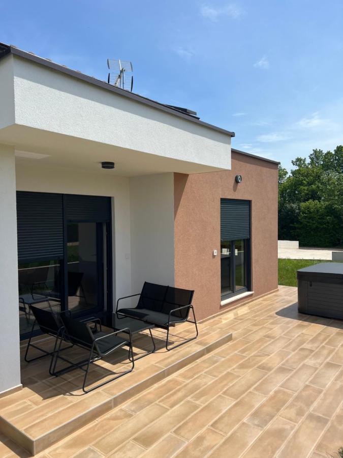 Modern Home Ula Brtonigla Εξωτερικό φωτογραφία