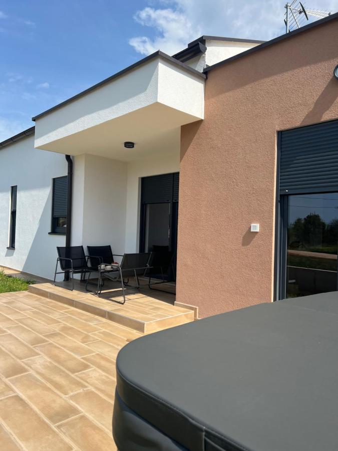Modern Home Ula Brtonigla Εξωτερικό φωτογραφία